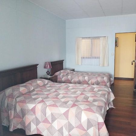 Hotel Las Brumas Cartago Kültér fotó
