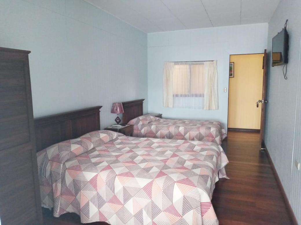 Hotel Las Brumas Cartago Kültér fotó