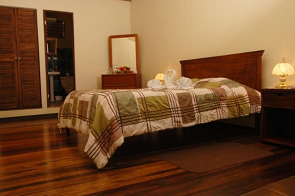 Hotel Las Brumas Cartago Szoba fotó