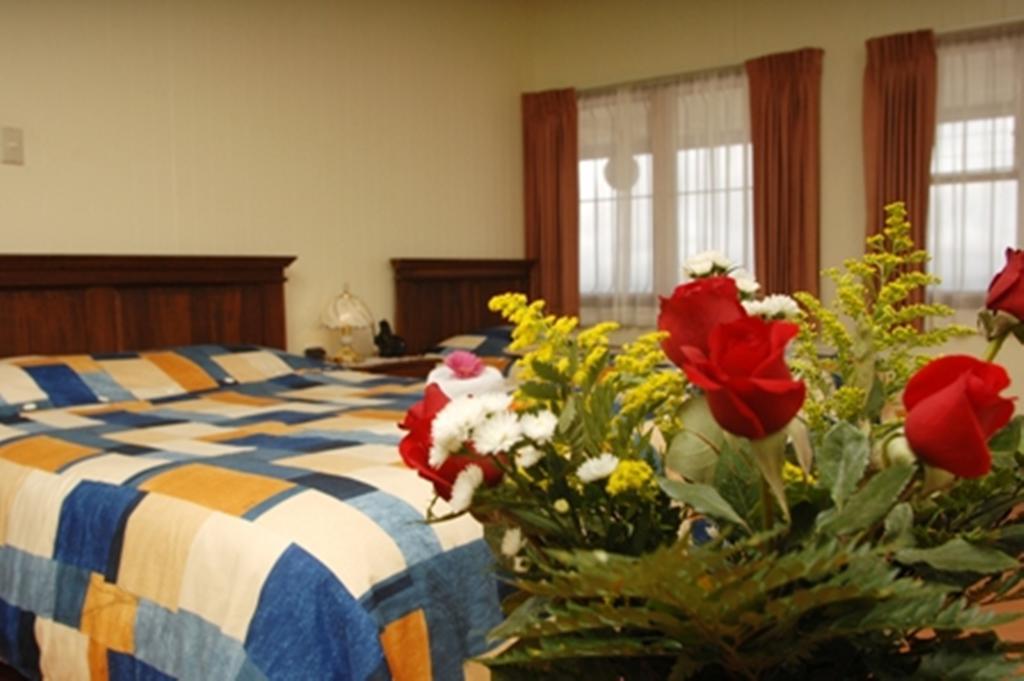 Hotel Las Brumas Cartago Szoba fotó