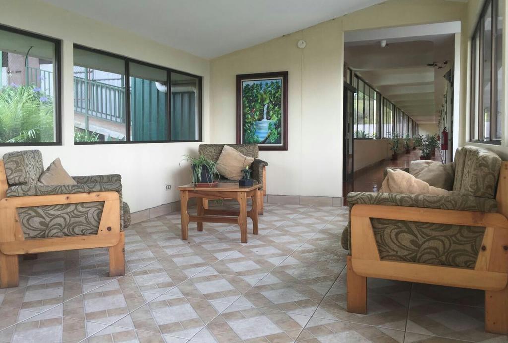Hotel Las Brumas Cartago Kültér fotó