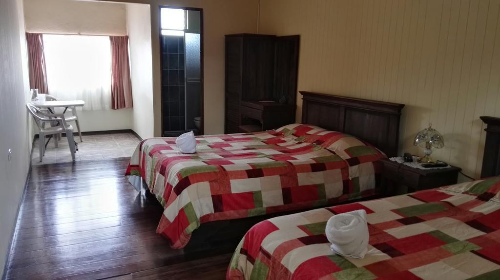 Hotel Las Brumas Cartago Kültér fotó
