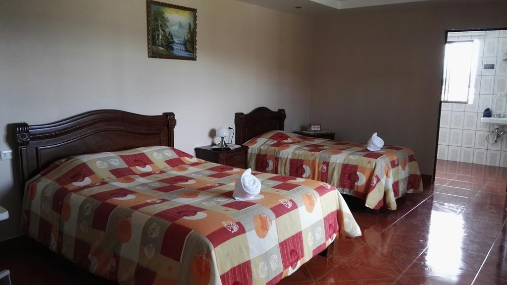 Hotel Las Brumas Cartago Kültér fotó