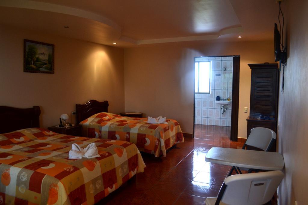 Hotel Las Brumas Cartago Kültér fotó