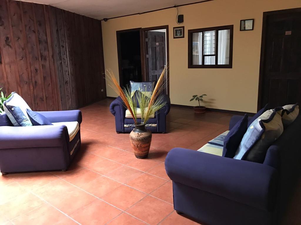 Hotel Las Brumas Cartago Kültér fotó