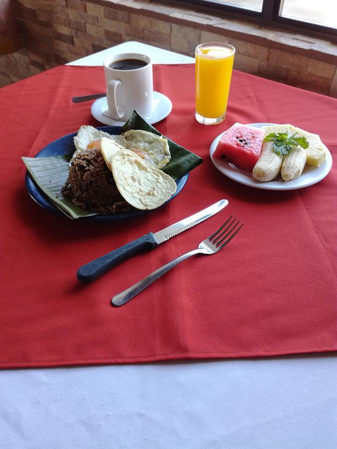 Hotel Las Brumas Cartago Kültér fotó