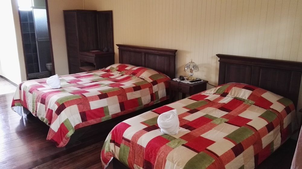 Hotel Las Brumas Cartago Kültér fotó
