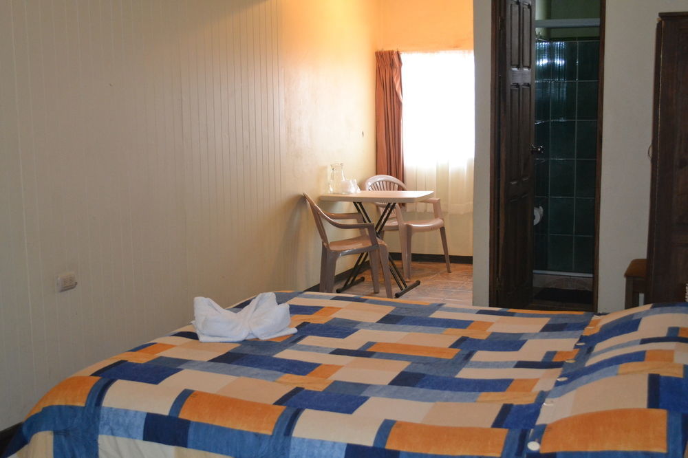 Hotel Las Brumas Cartago Kültér fotó