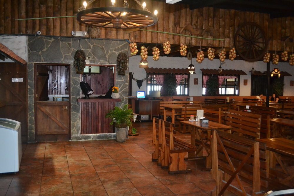 Hotel Las Brumas Cartago Kültér fotó