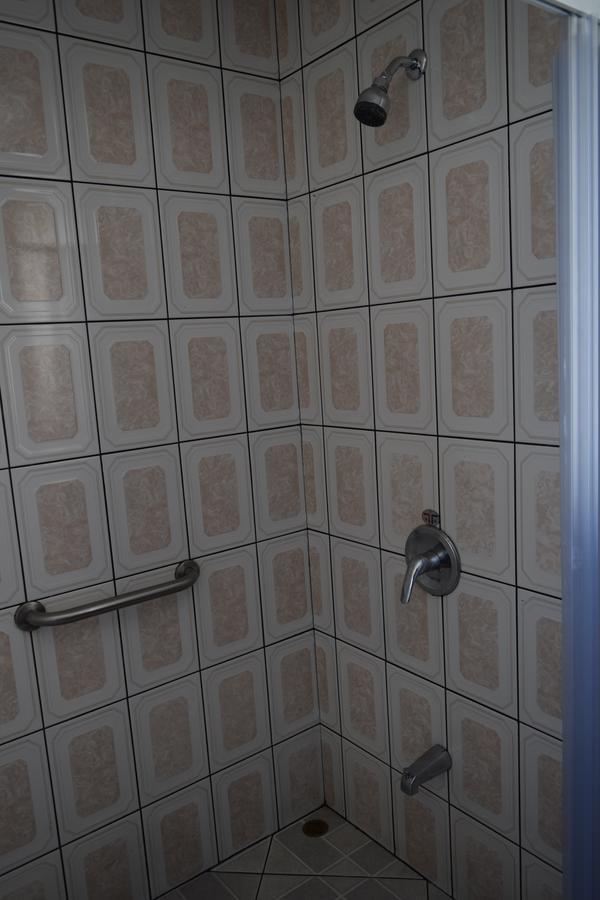 Hotel Las Brumas Cartago Kültér fotó