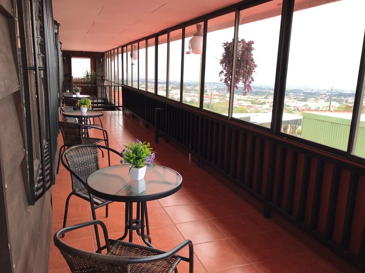 Hotel Las Brumas Cartago Kültér fotó